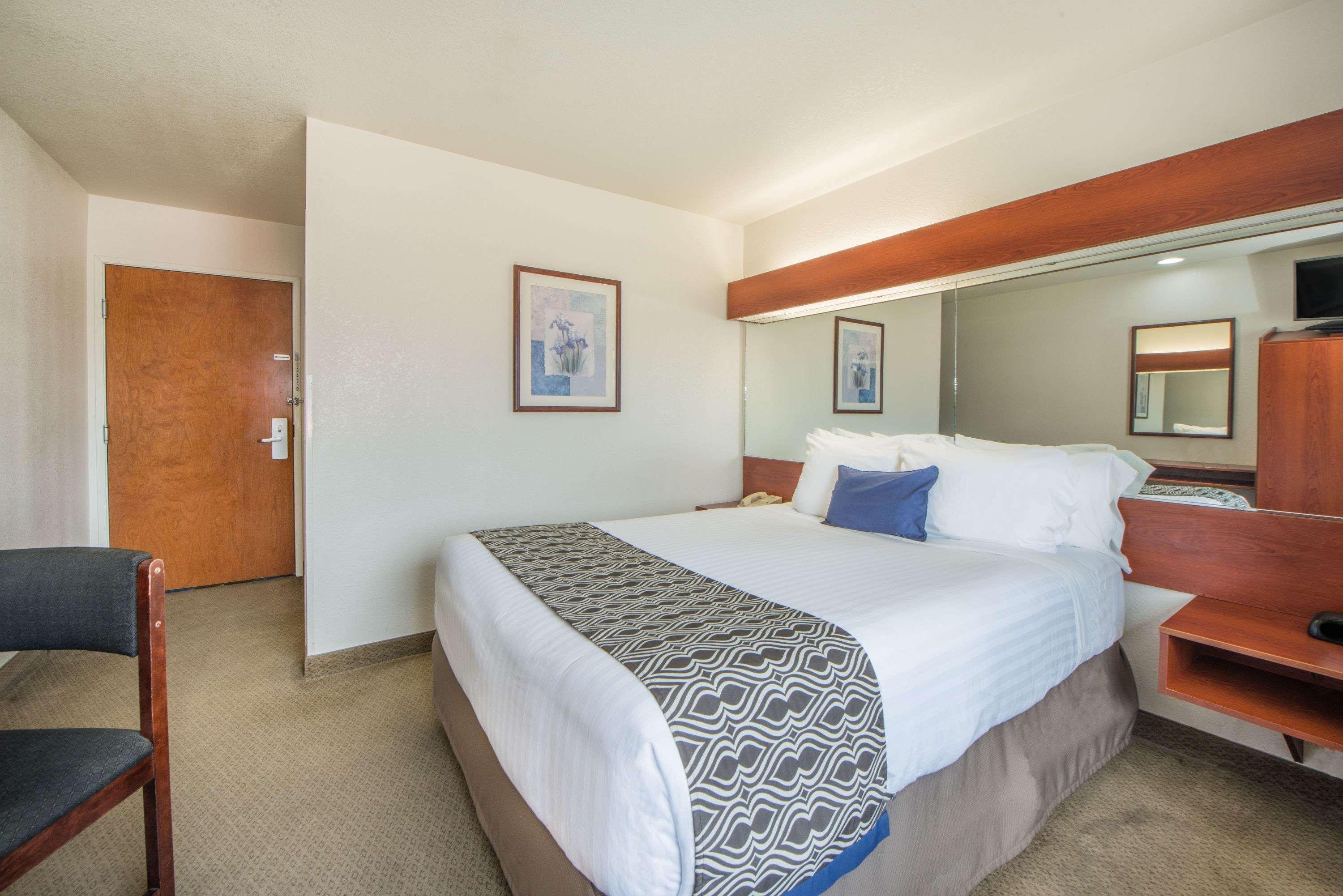 Microtel Inn And Suites By Wyndham Miami Ok Exteriér fotografie