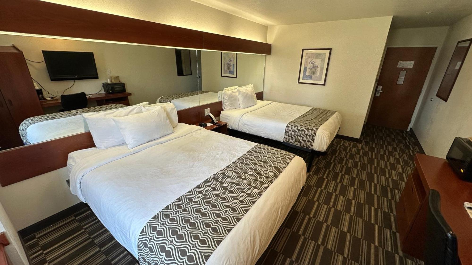 Microtel Inn And Suites By Wyndham Miami Ok Exteriér fotografie